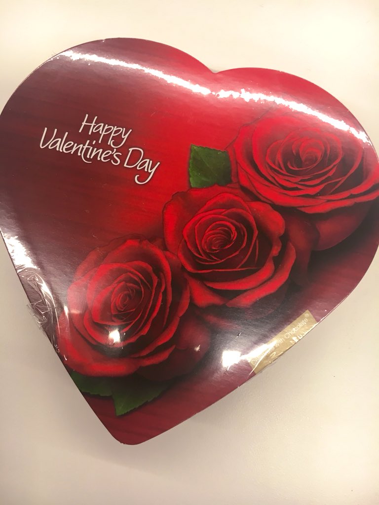 ShibaRussell's tweet image. Spreading the LOVE💕 
Thx to my sweet #MorningRushATL family (@chesley11alive @FranTVHost) for the #ValentinesDay goodies💋