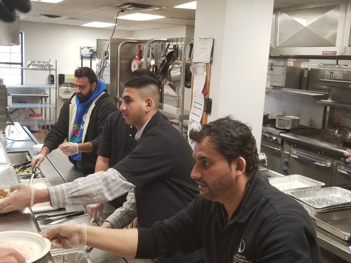 MKA_NorthJersey's tweet photo. Great day spent serving our neighbors at the local shelter. 

#love #LoveForAll #Brotherhood #Islam https://t.co/j1pz62C5E2