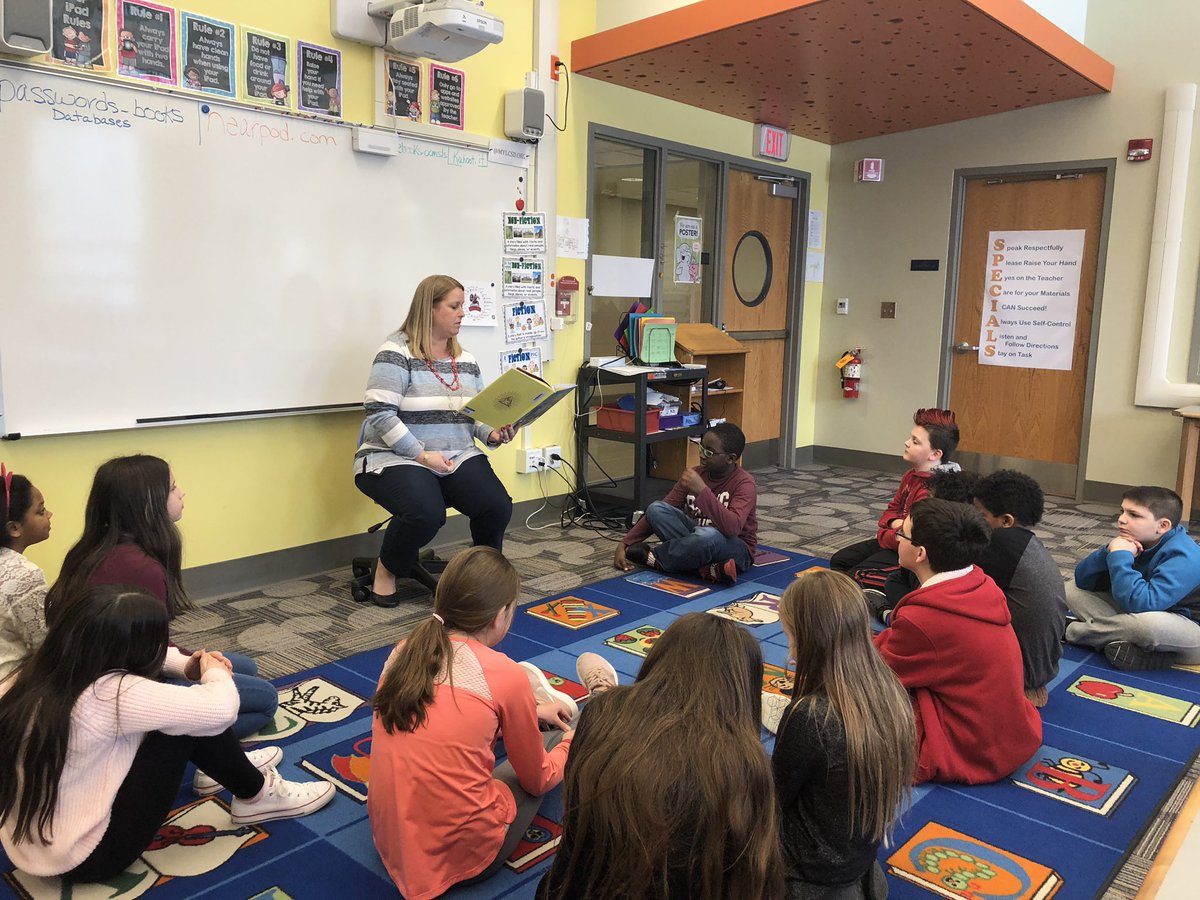 DrBalintfy's tweet photo. 🔶🔷What does it take to be.... A Warrior??🔶🔷
LE students today learning about characteristics of a Warrior during their Library class #P2 #WarriorProject #WeAreLE #WeAreLE #LEtheFamily https://t.co/ifB8fk5eZ4