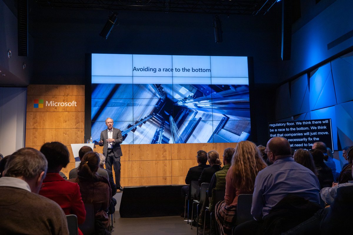 MicrosoftBerlin's tweet photo. „Wir müssen Technologie nicht nur managen, wir müssen sie in bestimmten Bereichen auch begrenzen.“ @BradSmi #facingAI https://t.co/keyrmH15PA