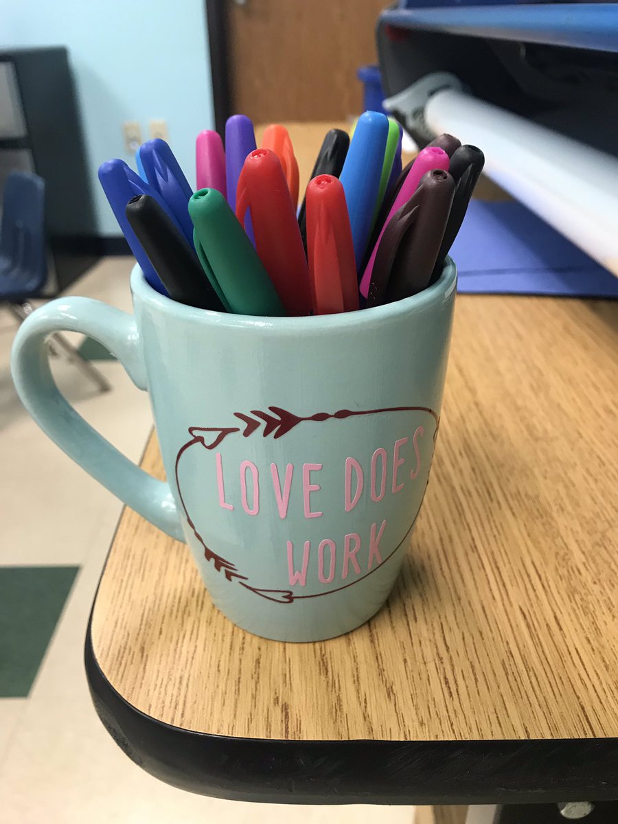 Court_Minnich's tweet photo. Loving this Valentine’s Day gift today! Thanks Alix! @KCIAcademy #lovedoeswork #kciaproud https://t.co/XcMoo6qHfa