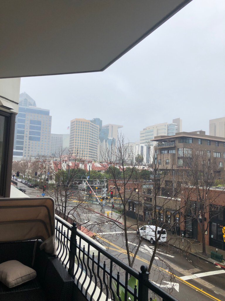 pgeezzyy's tweet photo. Perfect day to stay in https://t.co/k6cENexaIb