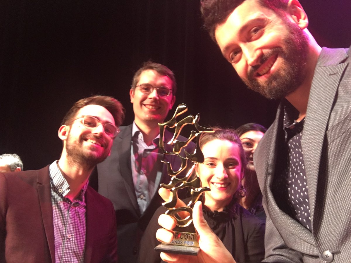 JOIE ! @GroupeAPRR remporte un #topcom d’or 🏆🥇pour la campagne #APRRcontrelabandon ! Un immense bravo aux équipes de <a href="/TBWACORPORATE/">TBWA\Corporate</a> qui font un travail de wouf ! 🐶