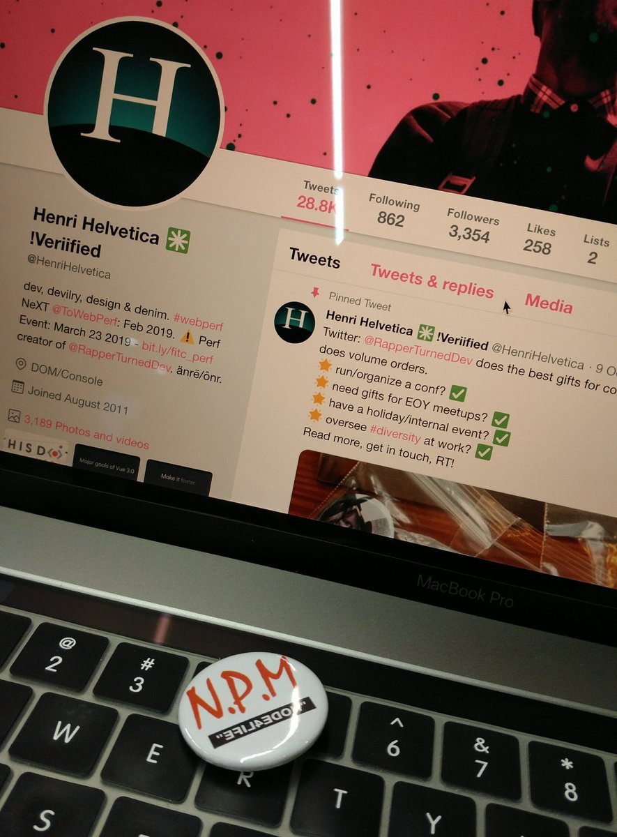 jammingcodes's tweet photo. Thanks for the awesome presentation on web performance and for the spectacular pins @HenriHelvetica! #cohort21 https://t.co/dFA0pbWfeK