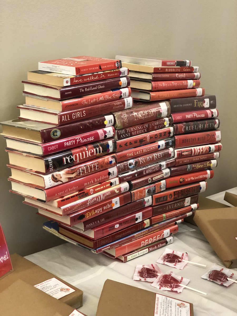 ashlibrary_ms's tweet image. Happy Valentine&apos;s Day! #blinddatewithabook #dontjudgeabookbyitscover #HappyVDay @ASHRosary