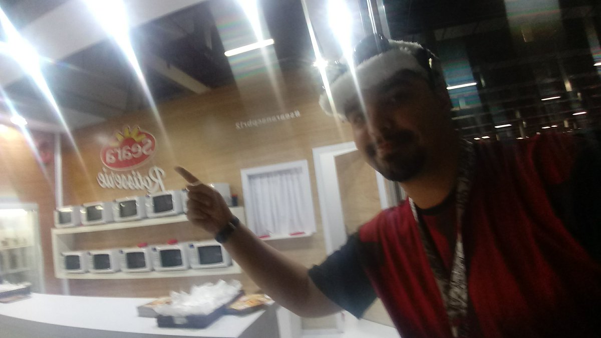 Nebster's tweet photo. Quero janta quentinha e gostosa... Me ajuda  #searanacpbr12 https://t.co/6ATjwOZxEN