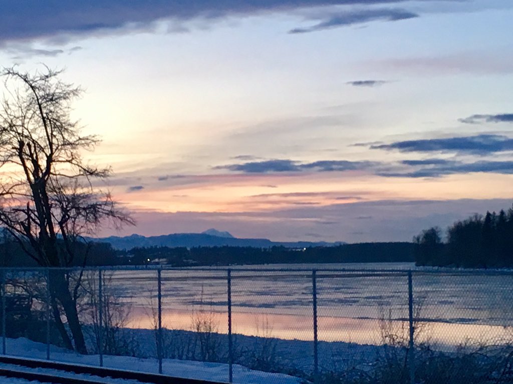 amdacosta06's tweet photo. Good morning sunrise! #fraserriverbc #westcoastexpress #porthaney #porthaneystation #snowandice #sunrise #mapleridgebc @MMadryga @NEWS1130Weather #btviews https://t.co/YKlOaRht1Q