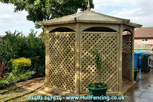 Hull_Fencing's tweet photo. Are you looking for a custom garden furniture manufacturer in Kingston upon Hull?

Hull Fencing specialise in all things garden! Whether thats a fence, gate or even a gazebo‼️

#HullFencing #Garden #Business https://t.co/pmemVnxp58