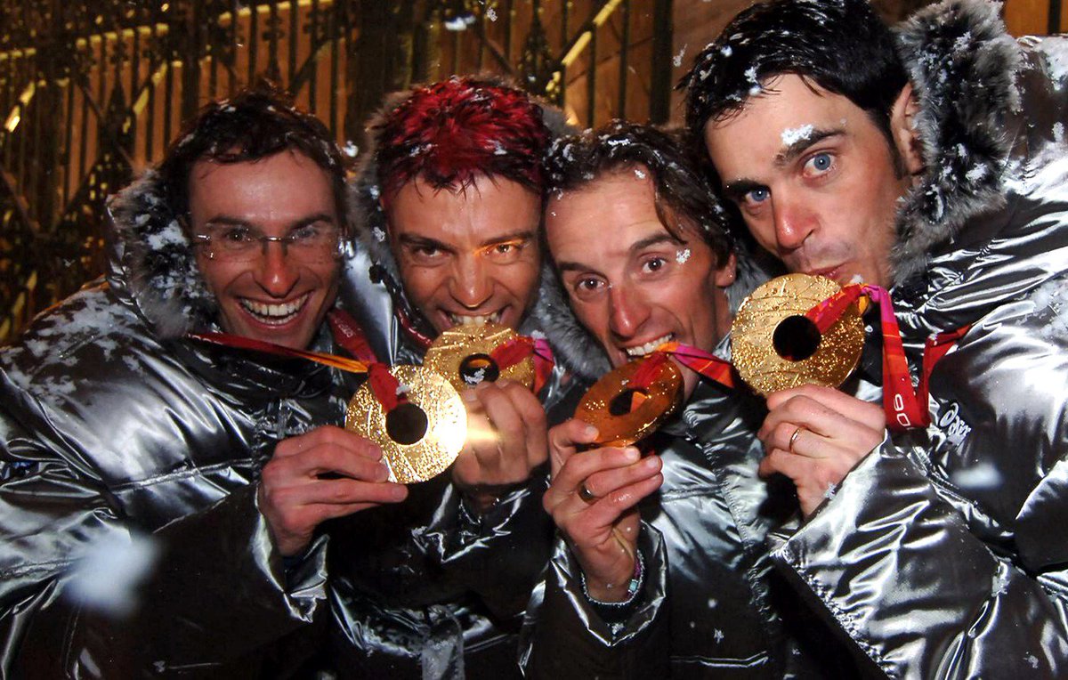 Coninews's tweet photo. 🥇 nella staffetta di #Torino2006 con Giorgio Di Centa, Pietro Piller Cottrer e Cristian Zorzi
🥈 nella staffetta di #Nagano1998 con Marco Albarello, Fabio Maj e Silvio Fauner

Buon compleanno al fondista Fulvio #Valbusa! 🎂🎉

#15febbraio #HappyBday @Fisiofficial https://t.co/8tQDRgfsWH