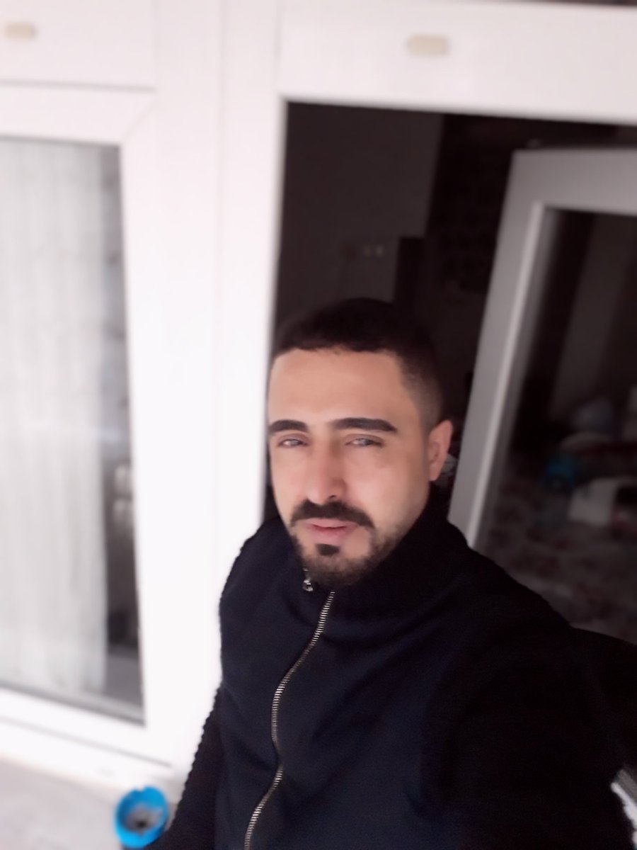 Bu akşam kadiköyde olcam görüşe bileceyim biri varmı Dürst arkadaş