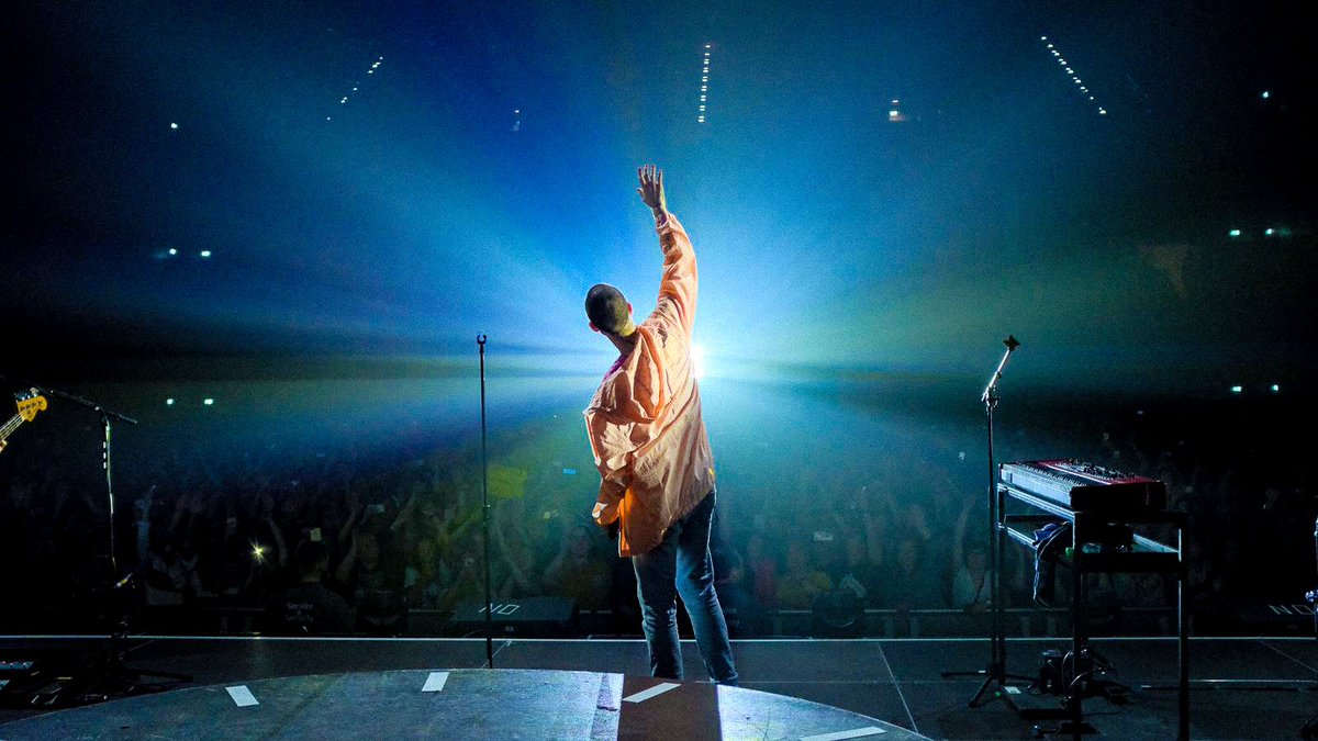 bastille's tweet photo. Last night in Berlin was amazing, thank you to everyone who came along. Thanks to Tom for these incredible photos too. Well good.
#StillAvoidingTomorrowTour https://t.co/yHXk0Dms5f
