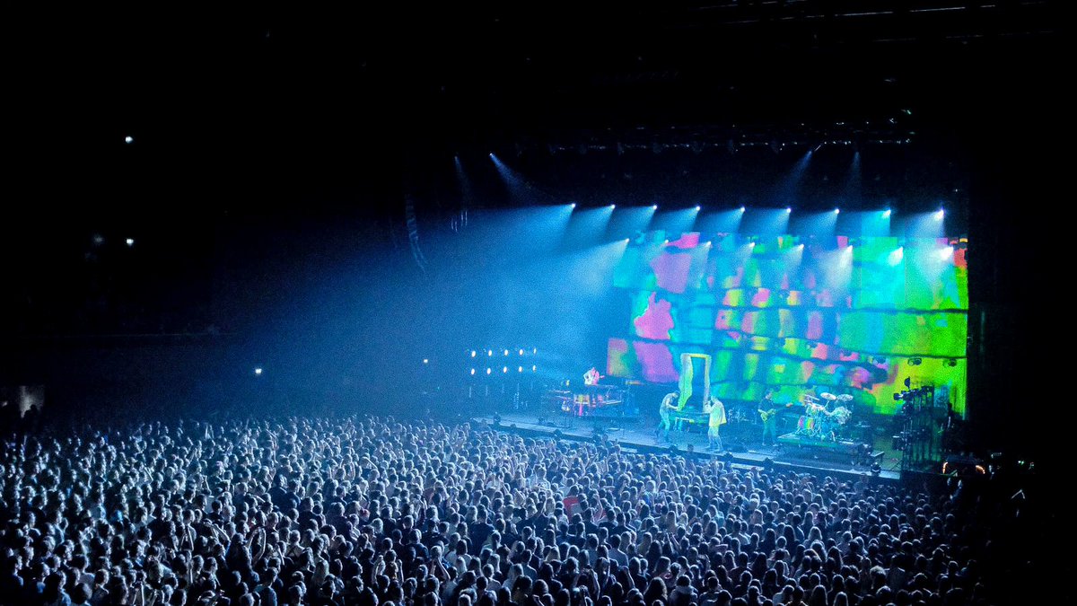 bastille's tweet photo. Last night in Berlin was amazing, thank you to everyone who came along. Thanks to Tom for these incredible photos too. Well good.
#StillAvoidingTomorrowTour https://t.co/yHXk0Dms5f