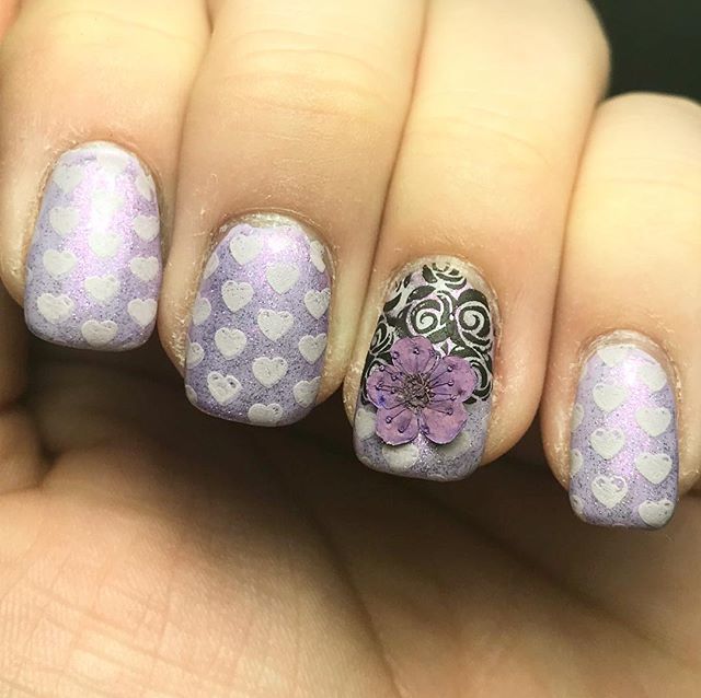I use the same heart stamp every Valentine’s Day. But if it ain’t broke don’t fix it! 
#clairestelle8uberchic #valentinesdaynails #heartmani #stampingnailart #myhobby bit.ly/2tmiIqA