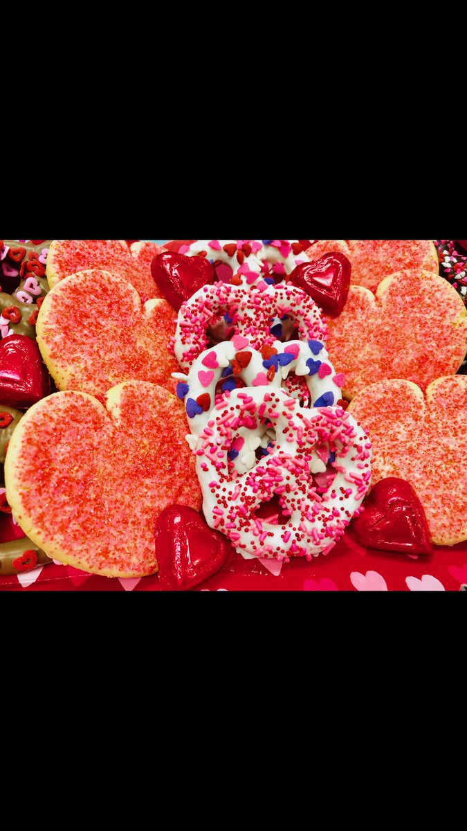 Cottontop1968's tweet photo. Open today 9:30am-???? 702 10th Ave . Belmar NJ. #Strawberries #Valentinesday #Valentinestreats #Sweettreats #Cupcakes #Cakes #Cannolis #Cookies #Cookietrays #Awardwinning #Chocolates #Candy #Bacon #Belmar #Avon #Wall #Springlake #Jerseyshore #Freehold #Jackson #Howell #Love https://t.co/aqJ67lqzj4
