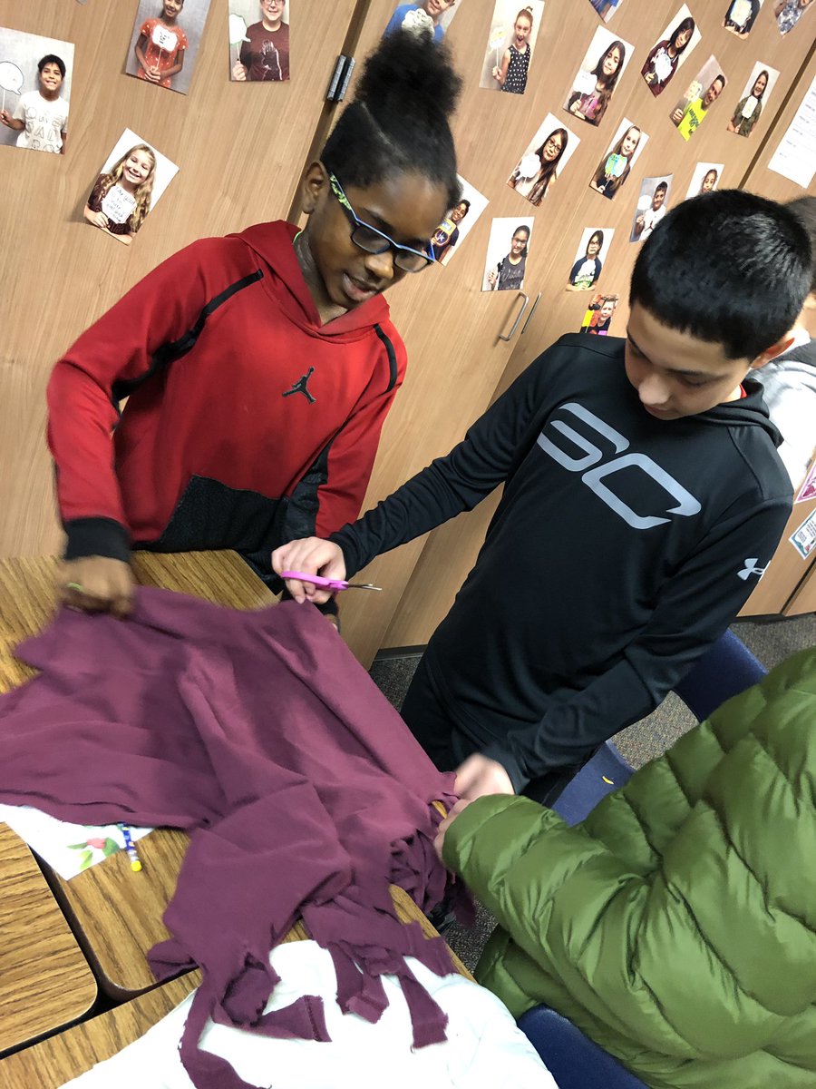 KatBen13's tweet photo. Proud of my Huskies #serviceproject @MetzlerKISD https://t.co/K2MEjHJfKq