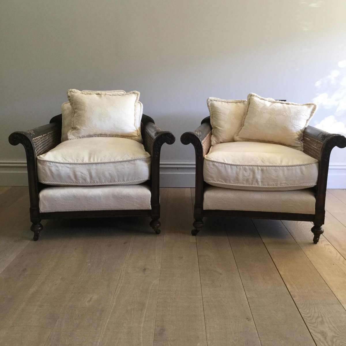 Have you visited our #sale room recently? We have some beautiful new ex-display items available, including this Early 20th Century Double Caned Bergere Suite, theoddchaircompany.com/product/early-… #handmade #bergere #suite