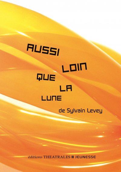 Le voici le 14ème titre en <a href="/thea_jeu/">Theatrales_Jeunesse</a> de <a href="/sylvain_levey/">Levey</a> ! "Aussi loin que la lune" 
urlz.fr/8UVh
Pas besoin d’aller loin pour comprendre que les déracinements sont depuis toujours liés à l’histoire de l’humanité. #theatre
Pour lire un extrait : urlz.fr/8UVj