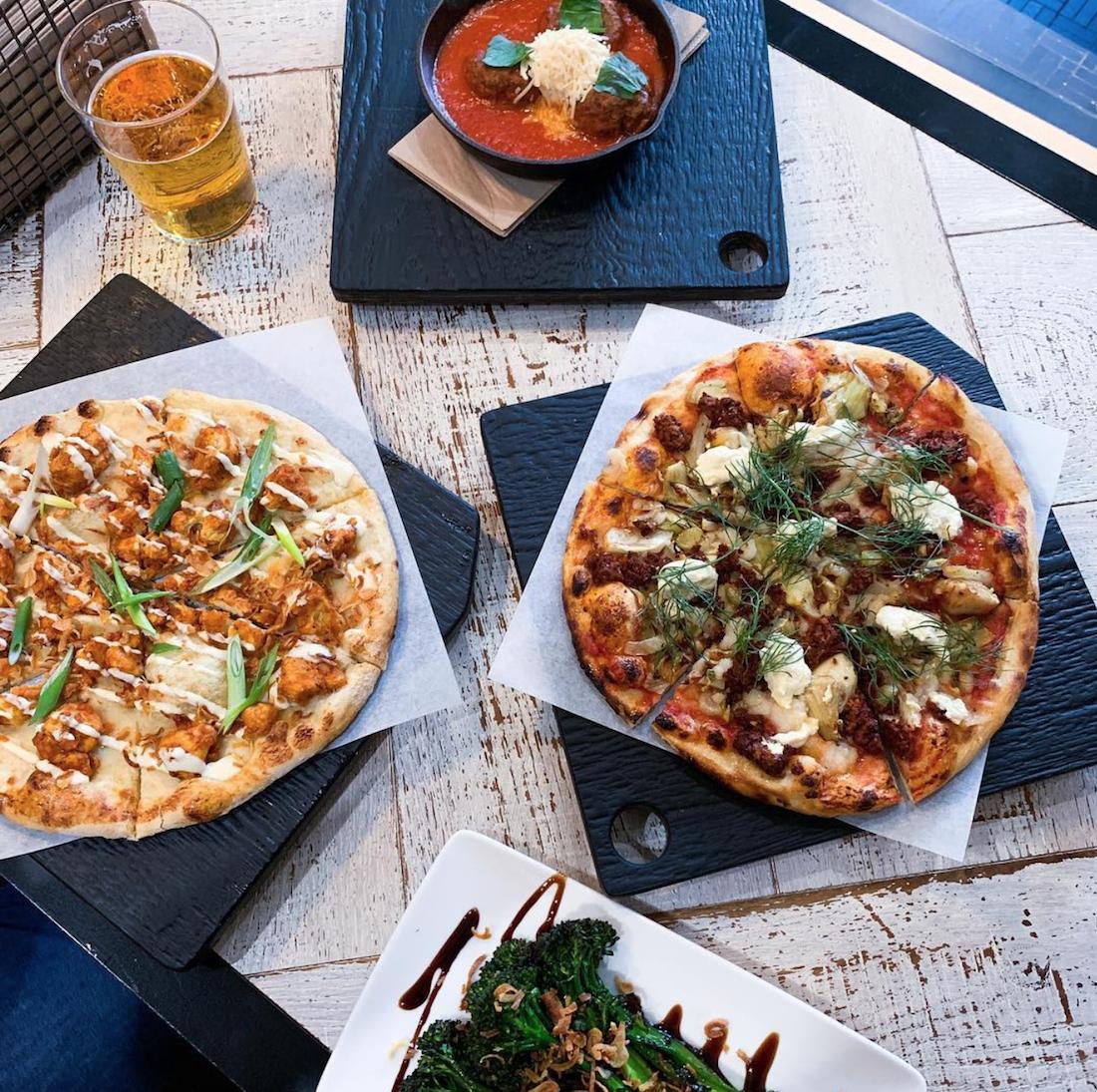 Calling all lovers &amp; friends... Happy Valentine's Day! 💞
.
Whether you're celebrating with your boo, BFF, family, not celebrating at all, or just feel like treating yourself, dine in with us or order DELIVERY and let us come to you!
.
📸: foodfuelfit