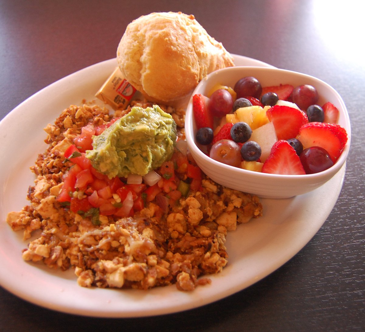 milliescafela's tweet photo. Modest amounts of sugar are highly recommended for boosting your energy level. And what better way of consuming them than in form of fruits, as a side for delicious breakfast :)
#breakfast #scrambleeggs #muffin #fruits #berries #breakfastfruits #guacamole #eggs #milliescafe https://t.co/yVGLjdv8rt