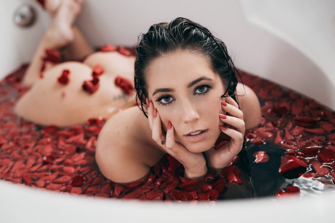 Happy Valentine's Day 🌹 https://t.co/g2l4T2T403<a href="/tag/mvsales"class="tags"><span>#mvsales</span></a>