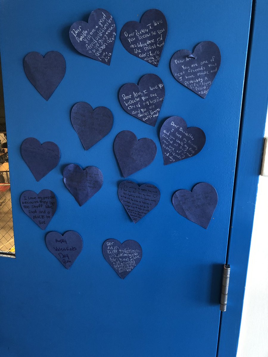 bair_middle's tweet image. Bair Middle students and staff take time to share what we appreciate most in our lives...
#PositiveReflection
#BairNecessities 
#2getherInServiceAndLove

@principalbairms 
@BairMS_APGale