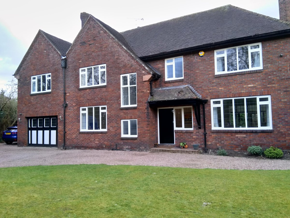 GBJoineryLTD's tweet photo. Accoya windows and door supplied and installed in Stockport .#joinery #doors #windows #stockport #supplied #installed #teamgb #gbjoinery #whatsgoodinwood https://t.co/fmkdbEDiTi
