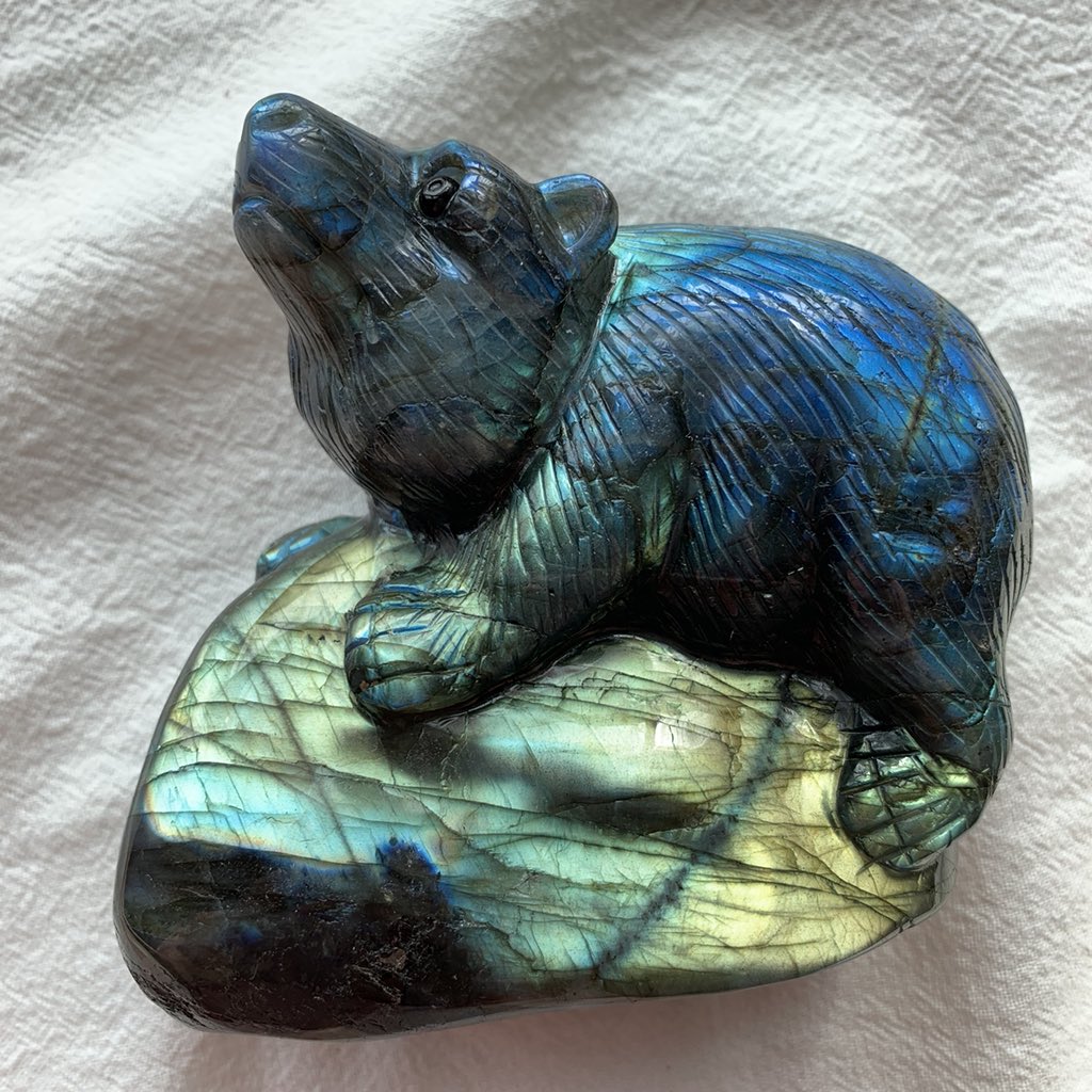 rockeastgem's tweet photo. On sale:Polished Natural Labradorite Bear Carving
size:90*88*40mm 580g
#labradoriteflash #bearcarving #labradoritecarving #labradoritejewelry #labradoritestones https://t.co/5pNlQuNlvh