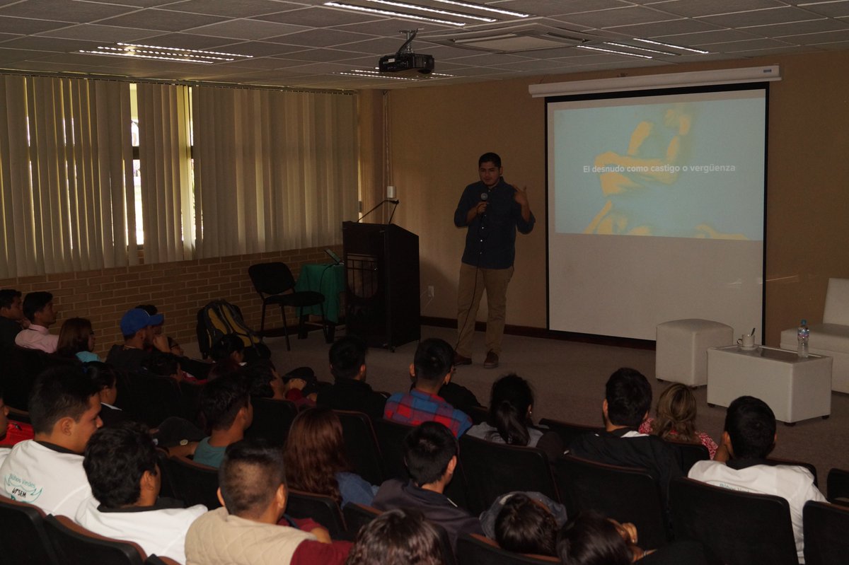 UTSEMor's tweet photo. Como parte de las actividades programadas en la Jornada del Día Internacional del condón, alumnos de la @UTSEMor participan en el taller Sexting Seguro y tus derechos, el cual es impartido por el Drte. Carlos Brito. #OrgulloUTSEM #OrgulloBúhosVerdes https://t.co/U4SsOKNiE8