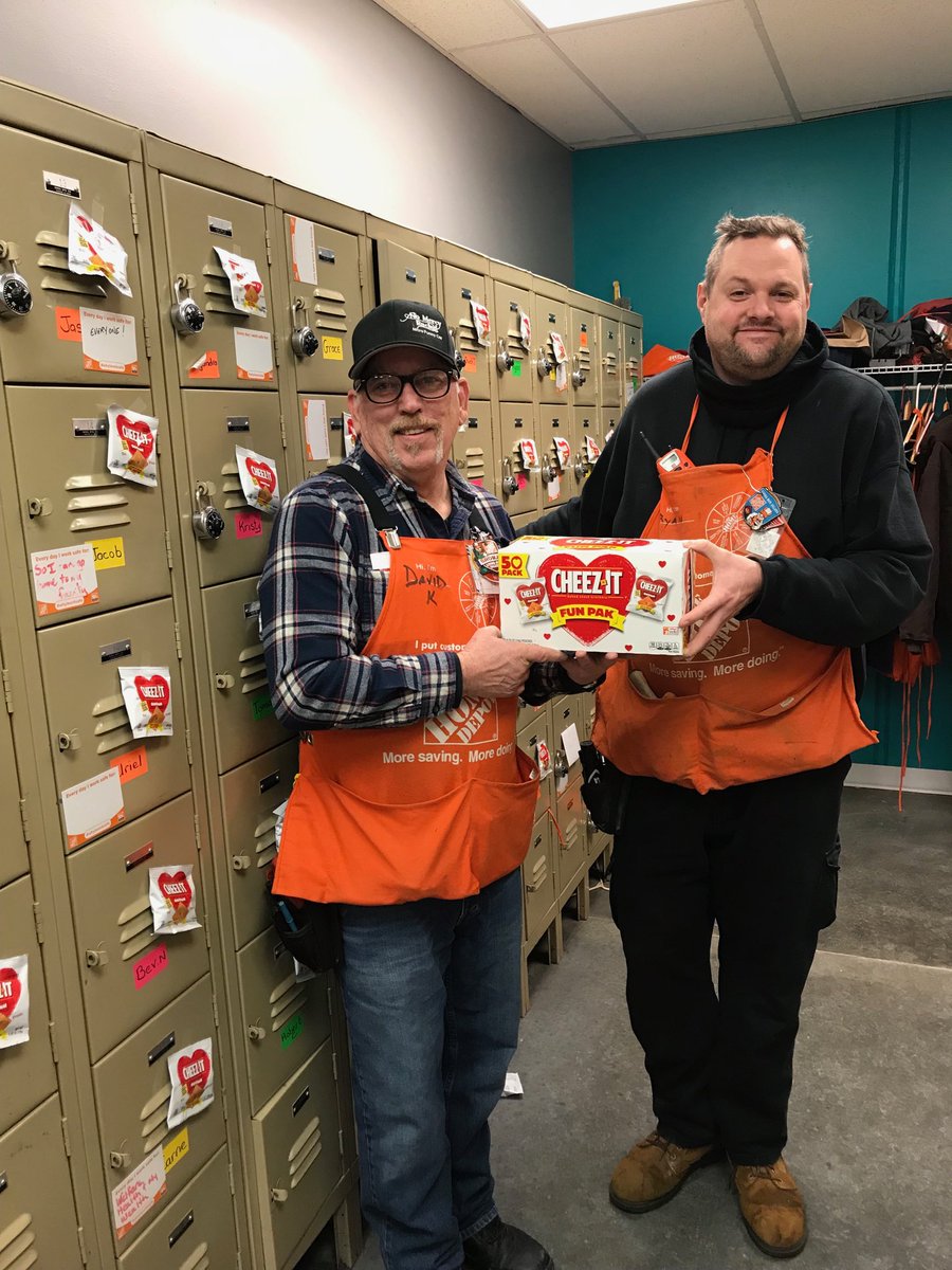 thd4735's tweet photo. Kinda Cheezy but we Love our team! ⁦@BlancaM4735⁩ ⁦@JasonBallDM198⁩ ⁦@MikeCapMAPM198⁩ https://t.co/ffYiWuVTMR