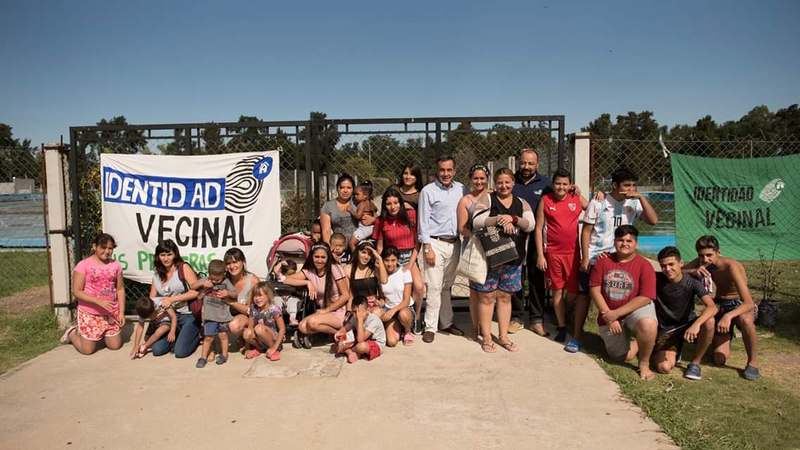 IdentidadVecina's tweet photo. Nuestro referente @LaloCreusOk y el Ministro @alefinocchiaro de visita en el Programa #MisPrimerasVacaciones https://t.co/dpldVDsFJR