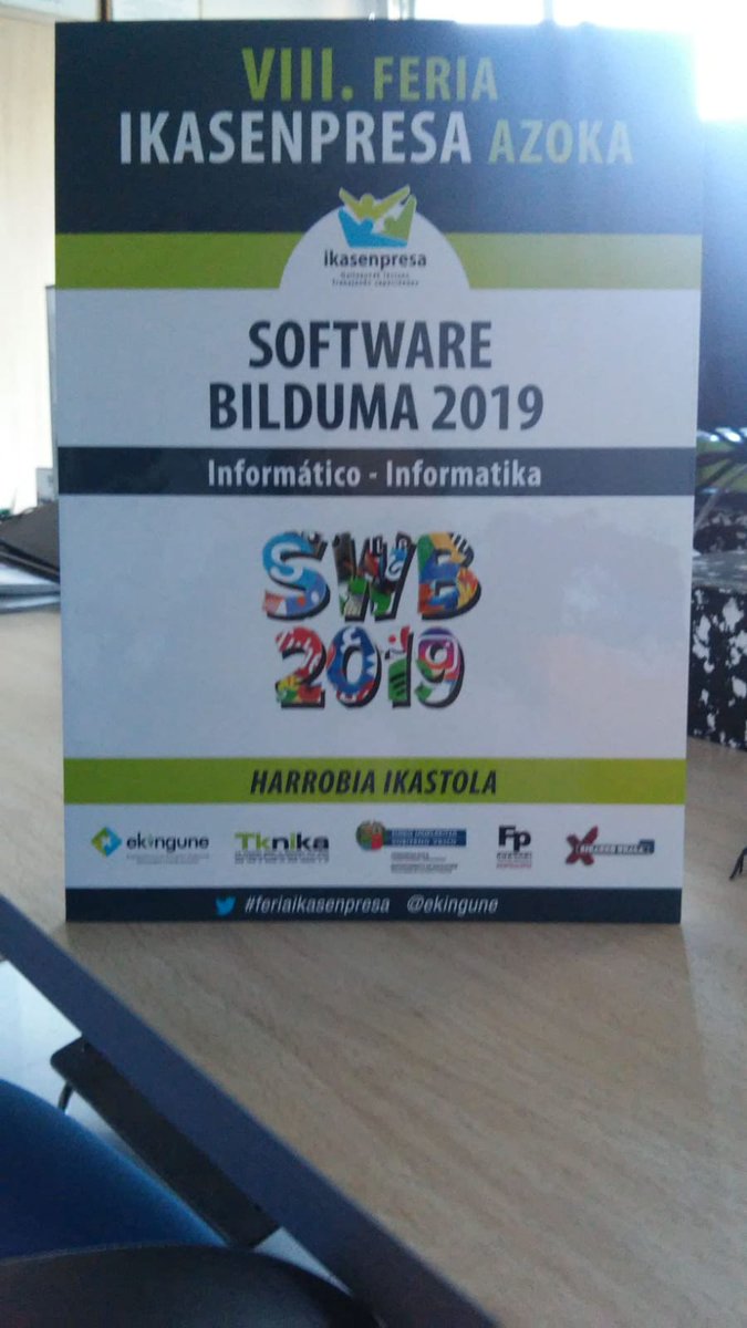 jmirenabilbao's tweet photo. Gaur Eibarren @harrobiaikas mikroinformatika-sistemak eta sareak 2. mailako ikasleek #ikasenpresa @URRATSBAT @tknika azokan #swb2019 proiektua aurkezte dute #balioakmartxan. Proiektua Gipuzkoara hedatzeko proposamena izan dute! Zorionak! baina oraindik ere lana egiteke dago! https://t.co/B7qjxe4X2t