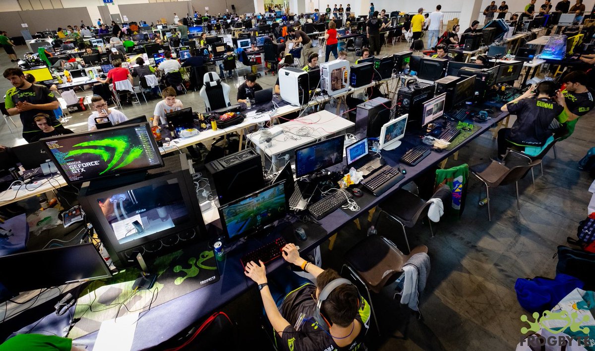 TheGamesMachine's tweet photo. Gli amici di Frogbyte hanno aperto le inscrizioni al Lan Party 2019, per riprodurre con passione e vero amore lo spirito di un tempo per questo genere di manifestazioni. Partecipate numerosi 😍 #frogbyte #lanparty 
https://t.co/hlXhZJ9nGP https://t.co/BMsvUO6zAw