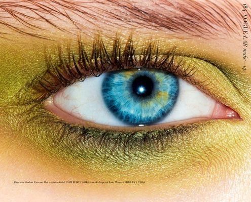 ZOOM – by Mikael Schulz for Vogue Czechoslovakia March 2019 astairwaytofashion.com/2019/02/14/zoo…