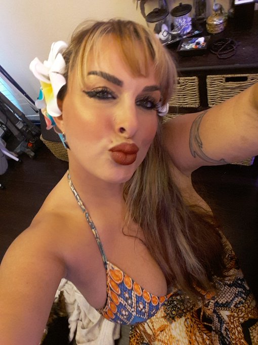 A very special vday to u all if i find these pics stolen from me n put up on any fake accts u will have