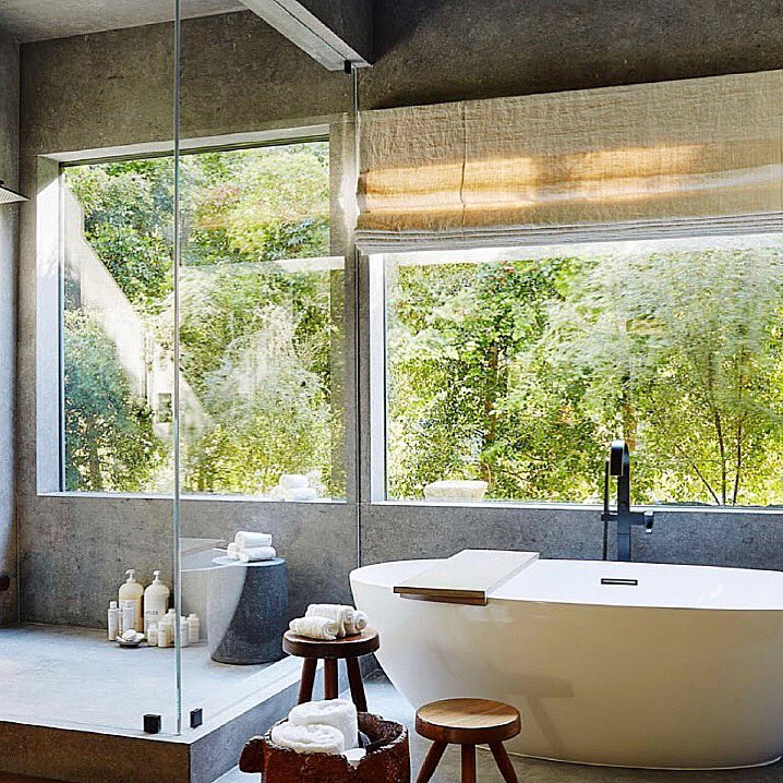 DesignDished's tweet photo. @KrisJenner’s Hidden Hills bathroom is so perfectly spa inspired. Love this serene and zen space! Perfection! #krisjenner #interior #bathroomdesign #interiordesigner https://t.co/2odE8BZIbe