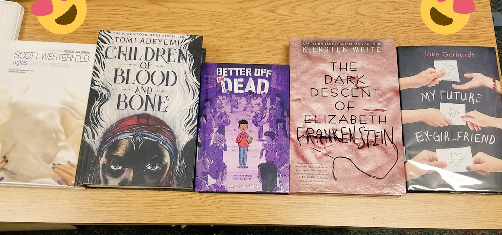 HillMSLibrary1's tweet image. Just got a ton of new books, including these lovelies! #HappyBookDay #HillMSLibrary #ValentinesDay