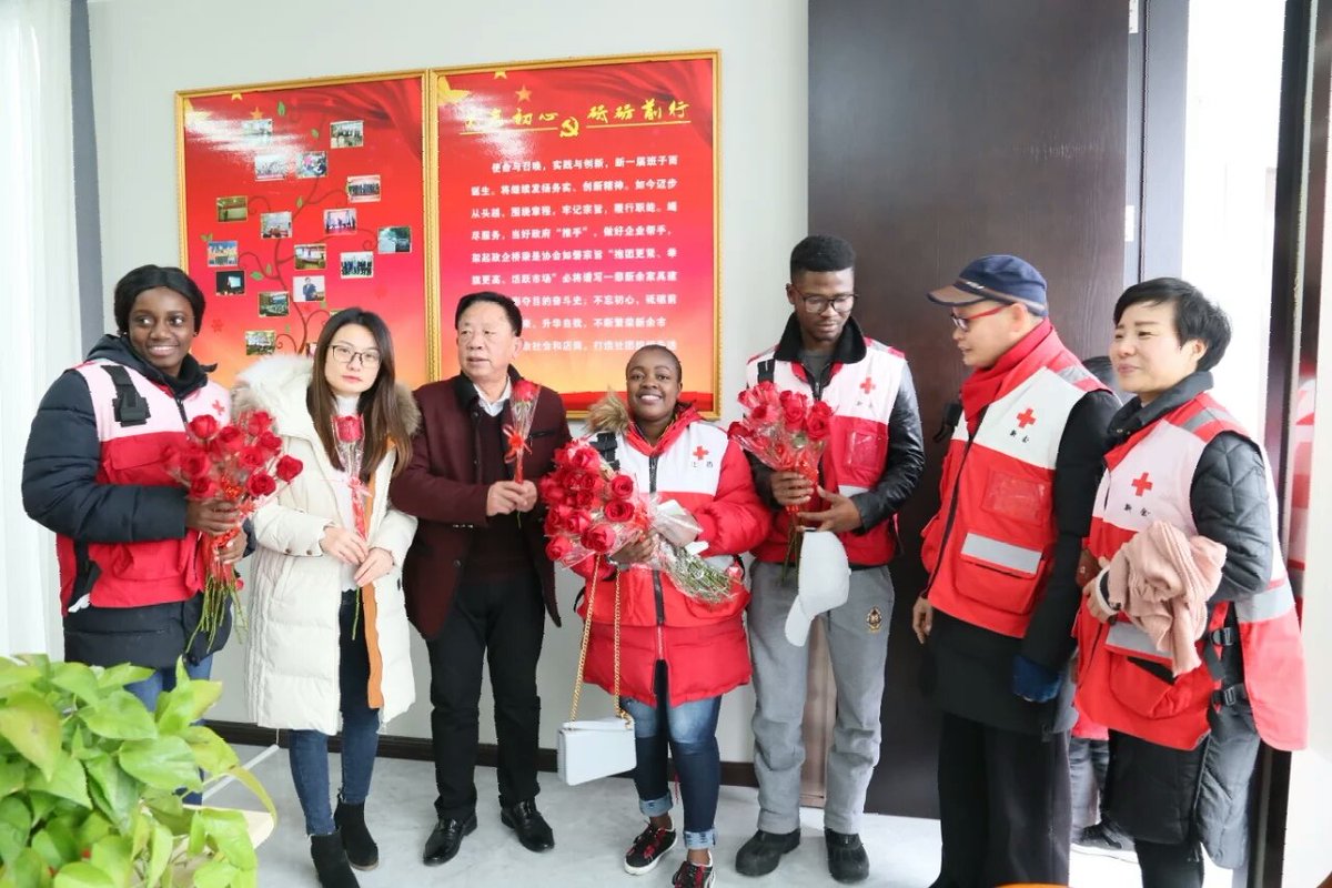 VhubLiberia's tweet photo. Forming #VolunteersHubChina, @AdihamuK writes,  today valentine day we reach out to sell flowers to offices and donate the money to the Disabled community in my city and we also visited the sick in the hospital. #HappyValentinesDay2019 #Happy_valentine   @AminaJMohammed https://t.co/Ty250xMaeC