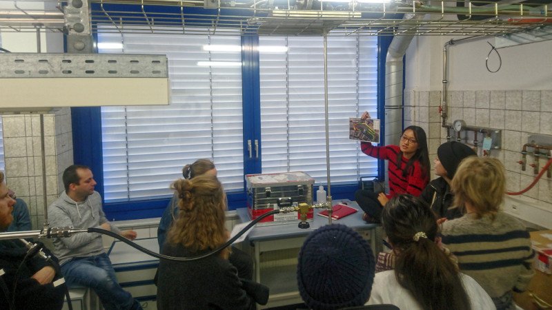 TROPOS_de's tweet photo. Besuch von Studierenden @HfG_Offenbach/#HGB #Leipzig heute in unseren Laboren #WCCAP/#ECAC, #OGTACCC & #LACIS @TROPOS_de. Danke für interessante Diskussionen über #MakingCrisesVisible @lfvkrisen @HSFK_PRIF! @ACTRISRI @EUROCHAMP2020 #Luftverschmutzung #Manila #WTimpact #Transfer https://t.co/vrFvbRHKrs