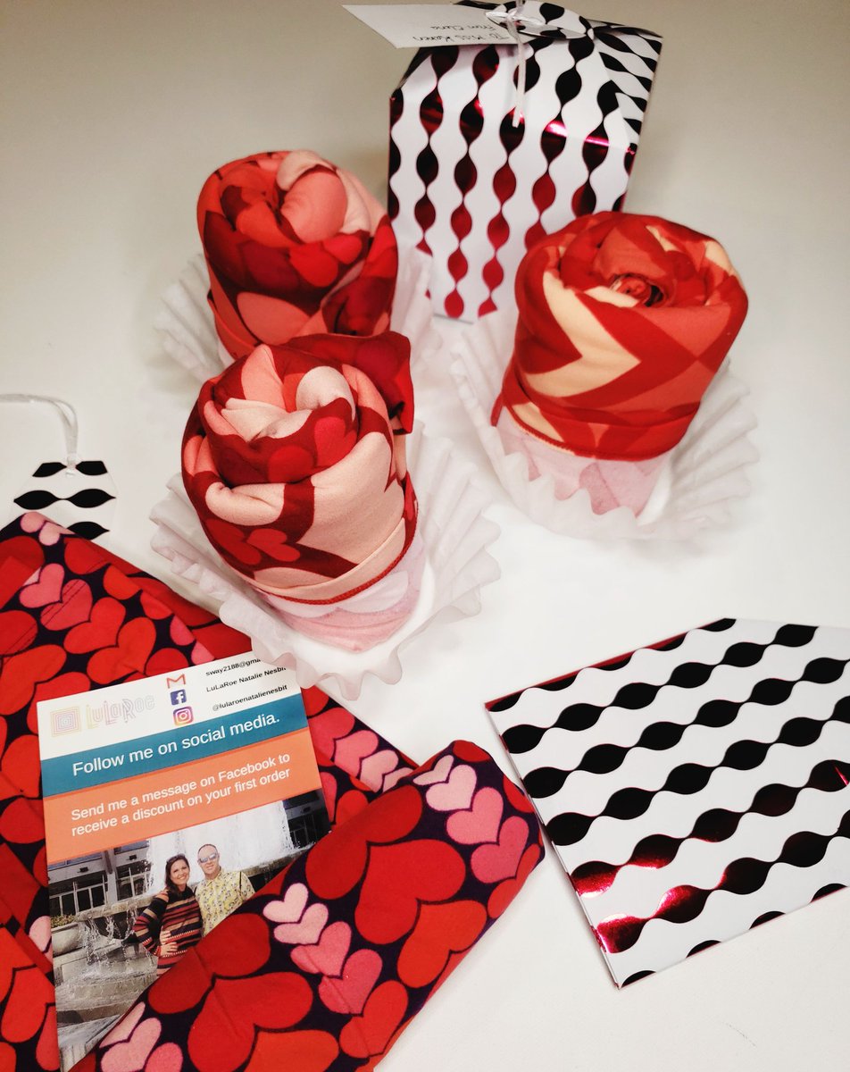 Lularoenatalien's tweet image. Fun teacher gifts.  Legging cupcakes.  #lularoe #valentinesdaygifts #vday #ValentinesDay #school #lularoeleggings