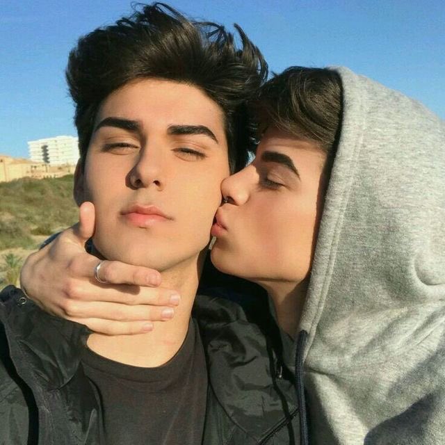 sebsmtgdr's tweet photo. — resta con me fino all’infinito.❤️
ti amo amore mio, ti amo da morire❤️
buon San Valentino❤️❤️ https://t.co/GJNCjq2kYX