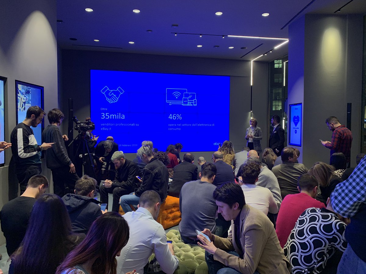San Valentino con <a href="/eBay_Italia/">eBay.it</a> perché l’amore è tech. #eBayLovingTech