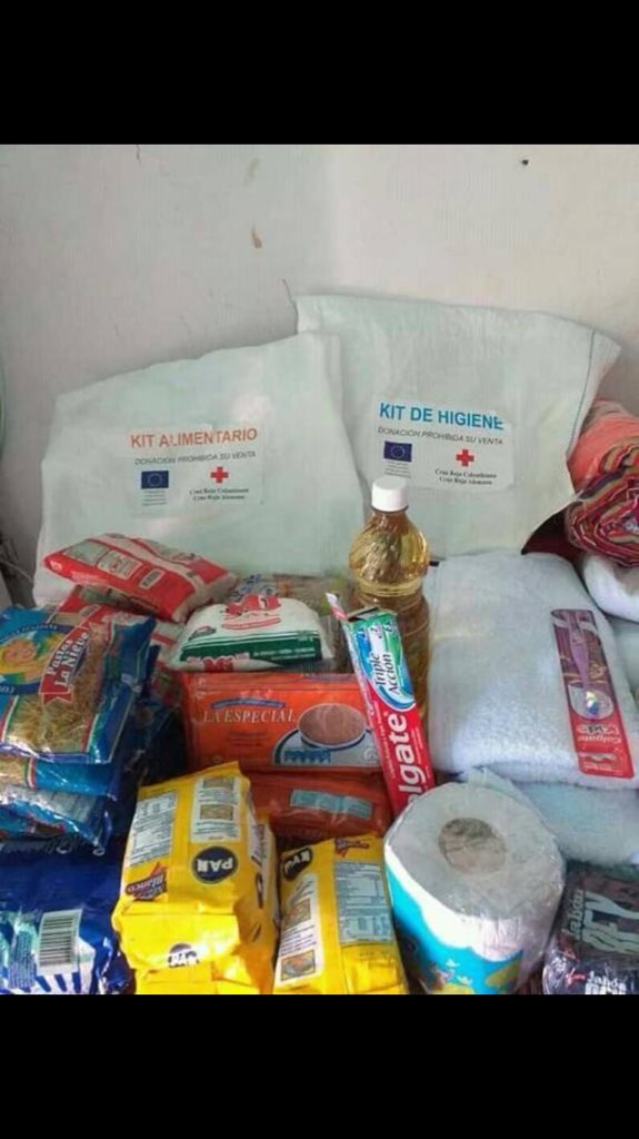 AYUDA HUMANITARIA COMIENZA A ENTRAR POR AMAZONAS a través de los Ríos Guainía, Atabapo y Orinoco y en embarcaciones escoltada por Indígenas venezolanos llegan alimentos a las comunidades y poblaciones desde Colombia organizado por ONG, Gobierno colombiano y Org. Indígenas.