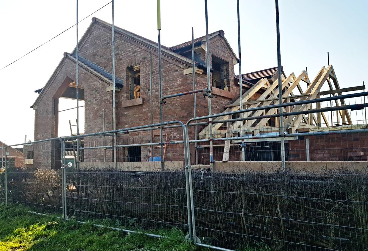 Nottsdeveloper's tweet photo. House being built at Calverton, Nottingham #newbuild #newhomes https://t.co/pLXhqUpEmM