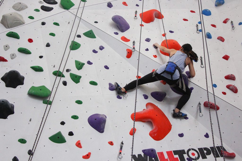 The next club event is this Saturday at 4:00pm. You know the drill! $14 for entry, all SLHS students welcome. Location is Momentum Indoor Climbing Katy. See you there!!!🤘