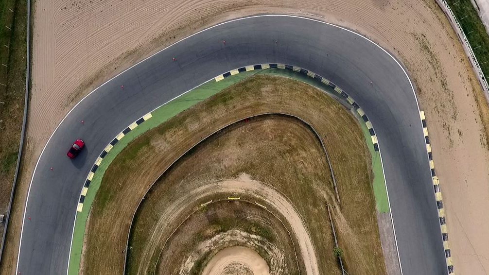 “La curva perfecta empieza mucho antes de la curva, empieza por un traje a medida. Que todos los detalles digan quién manda.” Carlos Celma. 

#tomblack #tomblackstyle #tomblackstyler #yosoy #carlescelma #mensfashion #menstyle #moda #sastreria #comunidad #estilo