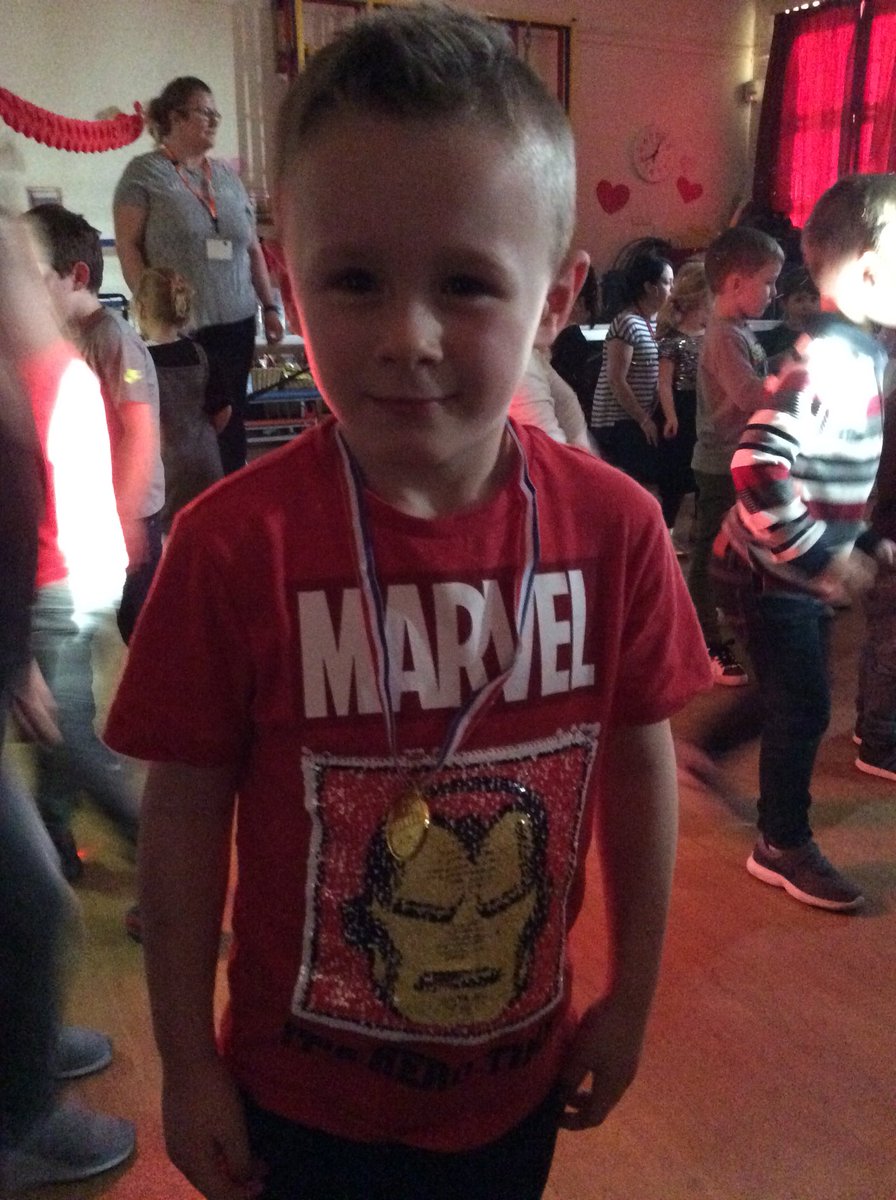 FRISroom1's tweet image. Disco dancing fun.#eyfsfun