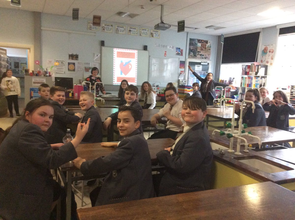 NewryHigh_Sci's tweet photo. Love is in the air today at Newry High Science Club everyone enjoyed dissecting hearts ♥️ https://t.co/IcIQxaz9ck