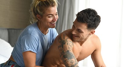 The look of love. Such an amazing couple @gorkamarquez1 @MissGAtkinson. We salute you! Behind the scenes - bit.ly/2RV5gI4 ❤ #FelizdíadeSanValentín #love #couple #cute #adorable #socialenvy #hugs #romance #forever #family #smiles #together