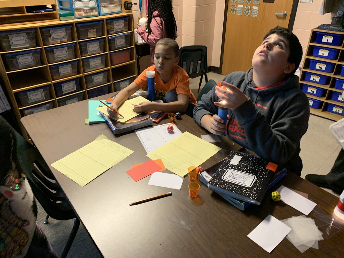 MissCaudell's tweet photo. #MorrisMadness had a LIT time learning about LIGHT! #BeAWarrior #TeamAcworth @MrsMorris_AES https://t.co/UGabv29xKh