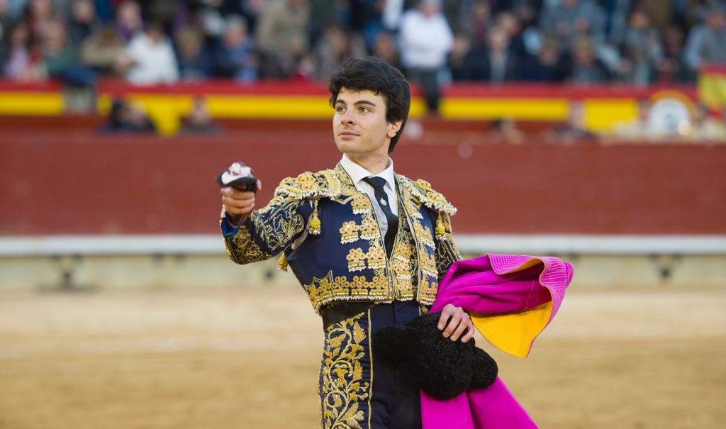 7manolosanchez's tweet photo. Motivos para creer en Toñete... 
CASTELLON: oreja.
OLIVENZA: oreja.
MADRID, SAN ISIDRO: oreja.
PAMPLONA, SAN FERMÍN: oreja. 

Continúa... https://t.co/hunY70QkT7